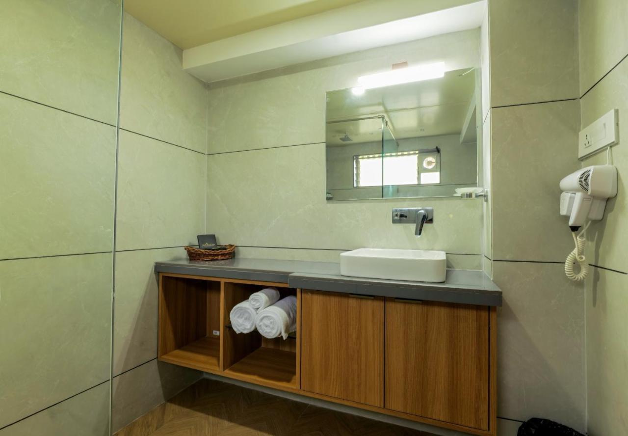 Gold Beach Villa دامان المظهر الخارجي الصورة
